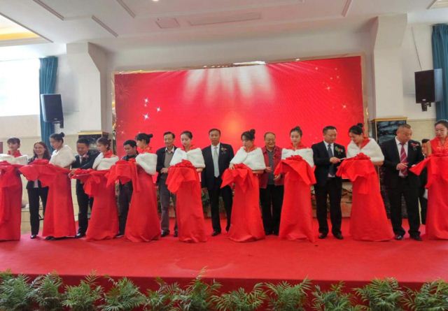 点击新窗口打开