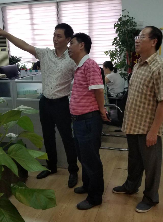 点击新窗口打开