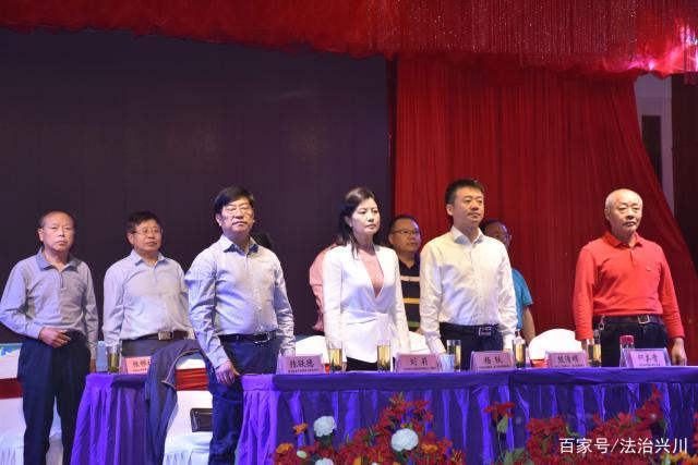 点击新窗口打开