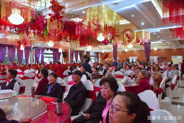 点击新窗口打开