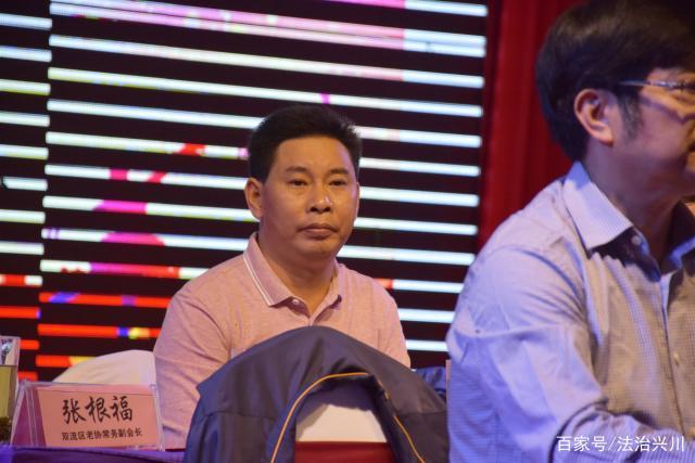 点击新窗口打开