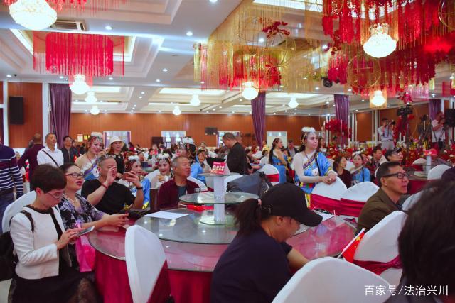 点击新窗口打开