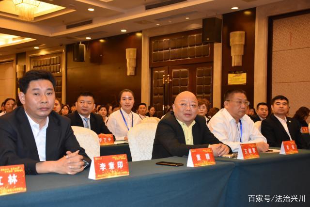 点击新窗口打开