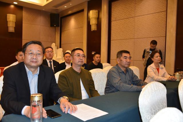 点击新窗口打开